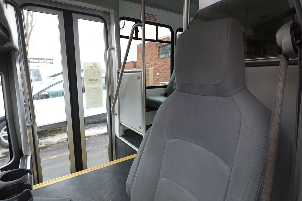 2017 Ford E-350SD Base Cutaway