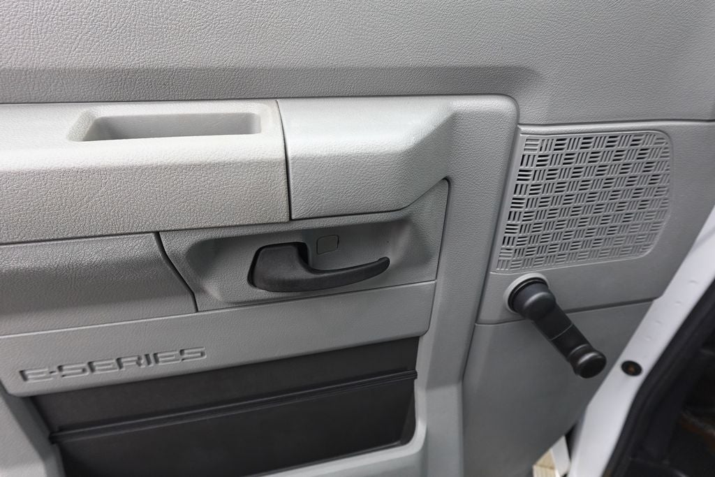 2017 Ford E-350SD Base Cutaway