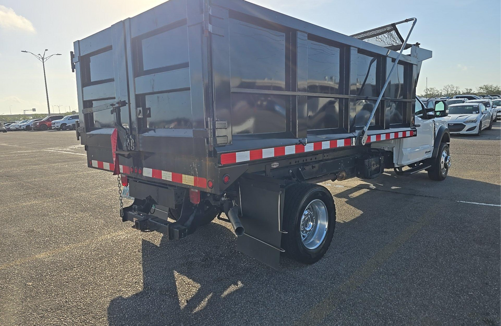 2023 Ford F-600SD XLT