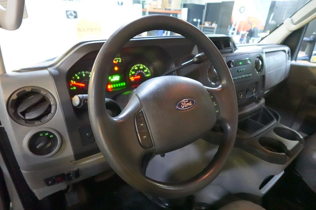 2011 Ford E-350SD Base Cutaway