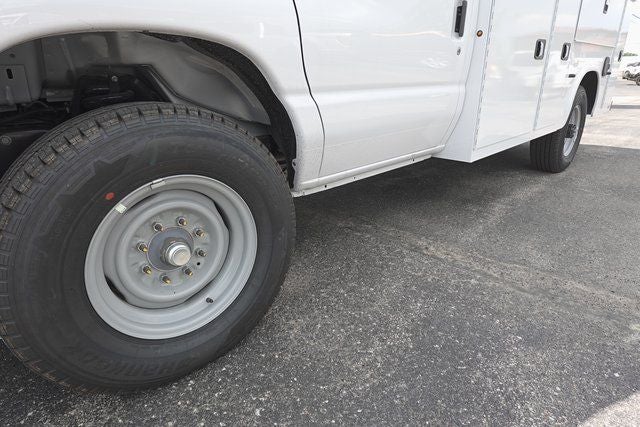 2026 Ford E-350SD Base Cutaway