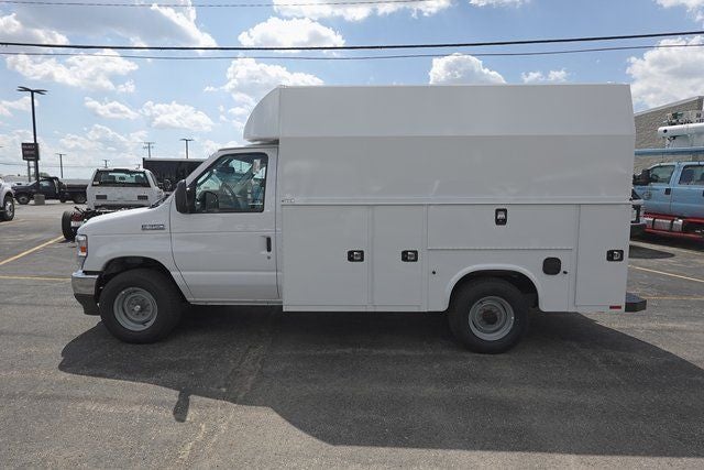 2026 Ford E-350SD Base Cutaway