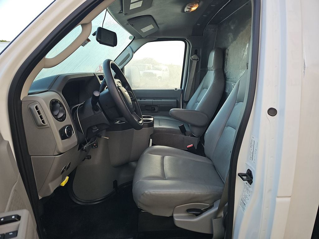 2025 Ford E-350SD Base Cutaway