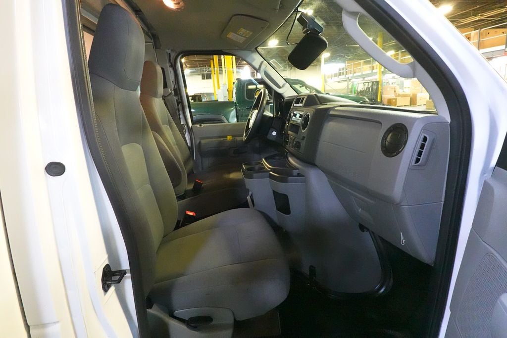 2022 Ford E-450SD Base DRW