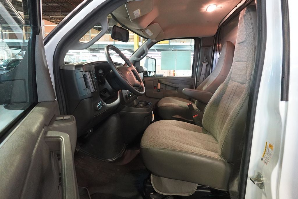 2022 Chevrolet Express 3500 Work Van Cutaway