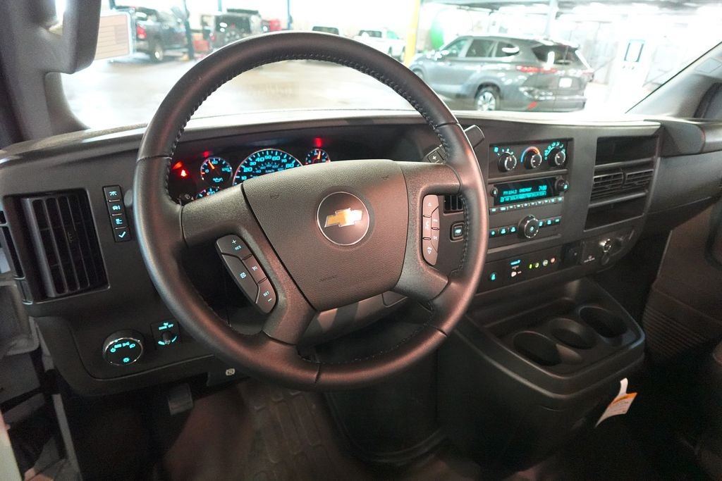2022 Chevrolet Express 3500 Work Van Cutaway