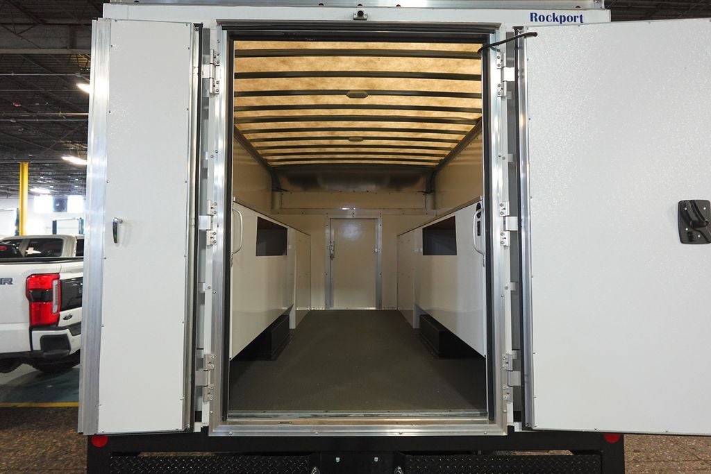 2022 Chevrolet Express 3500 Work Van Cutaway