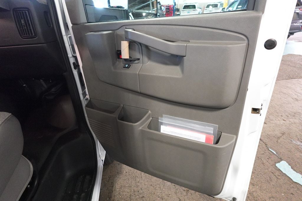 2022 Chevrolet Express 3500 Work Van Cutaway