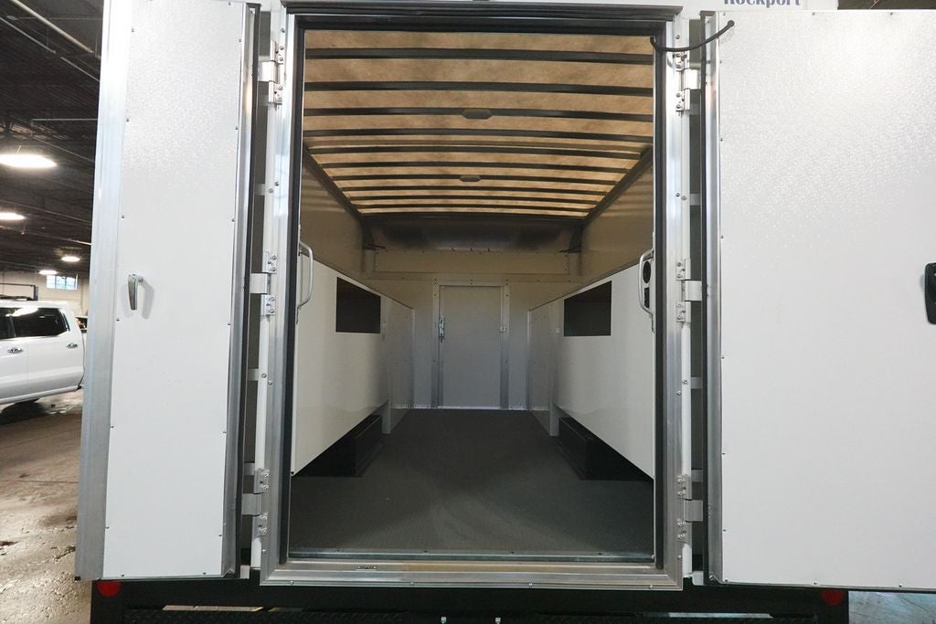 2022 Chevrolet Express 3500 Work Van Cutaway