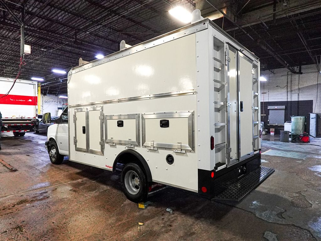 2022 Chevrolet Express 3500 Work Van Cutaway