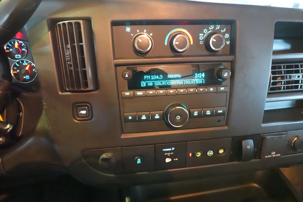 2022 Chevrolet Express 3500 Work Van Cutaway