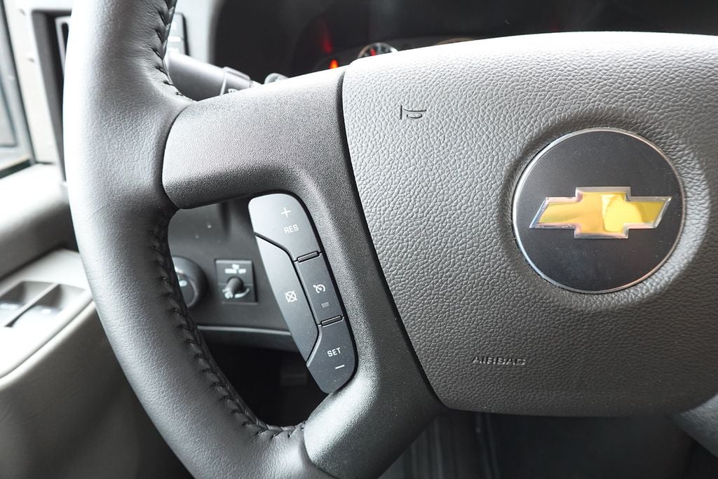 2022 Chevrolet Express 3500 Work Van Cutaway