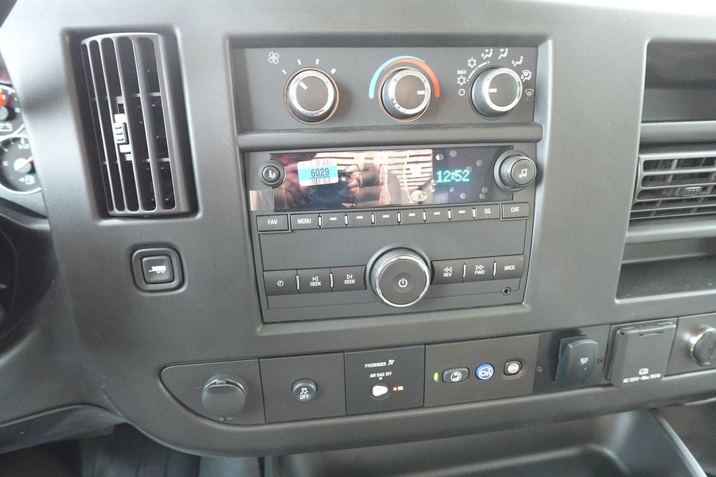 2022 Chevrolet Express 3500 Work Van Cutaway