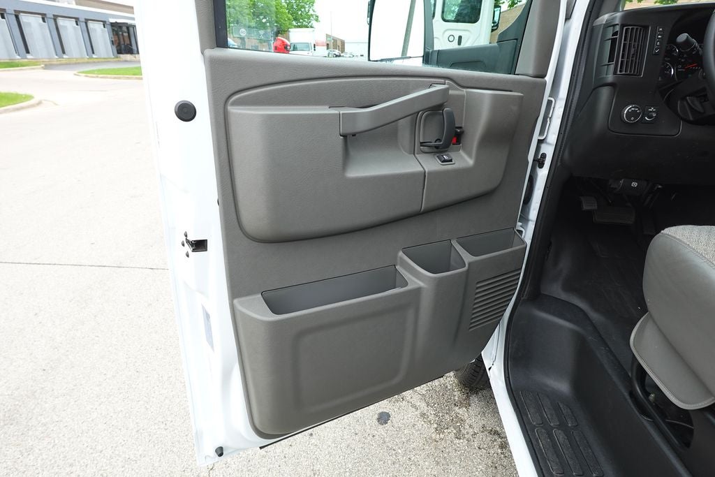 2022 Chevrolet Express 3500 Work Van Cutaway