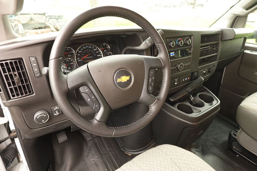 2022 Chevrolet Express 3500 Work Van Cutaway