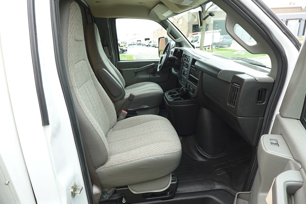 2022 Chevrolet Express 3500 Work Van Cutaway