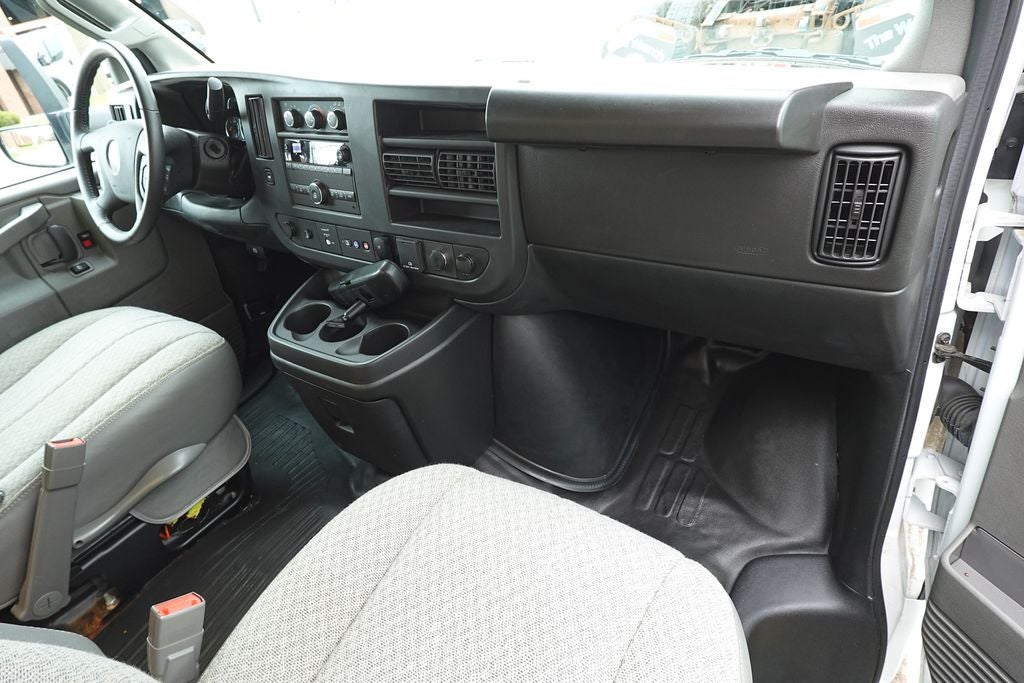 2022 Chevrolet Express 3500 Work Van Cutaway