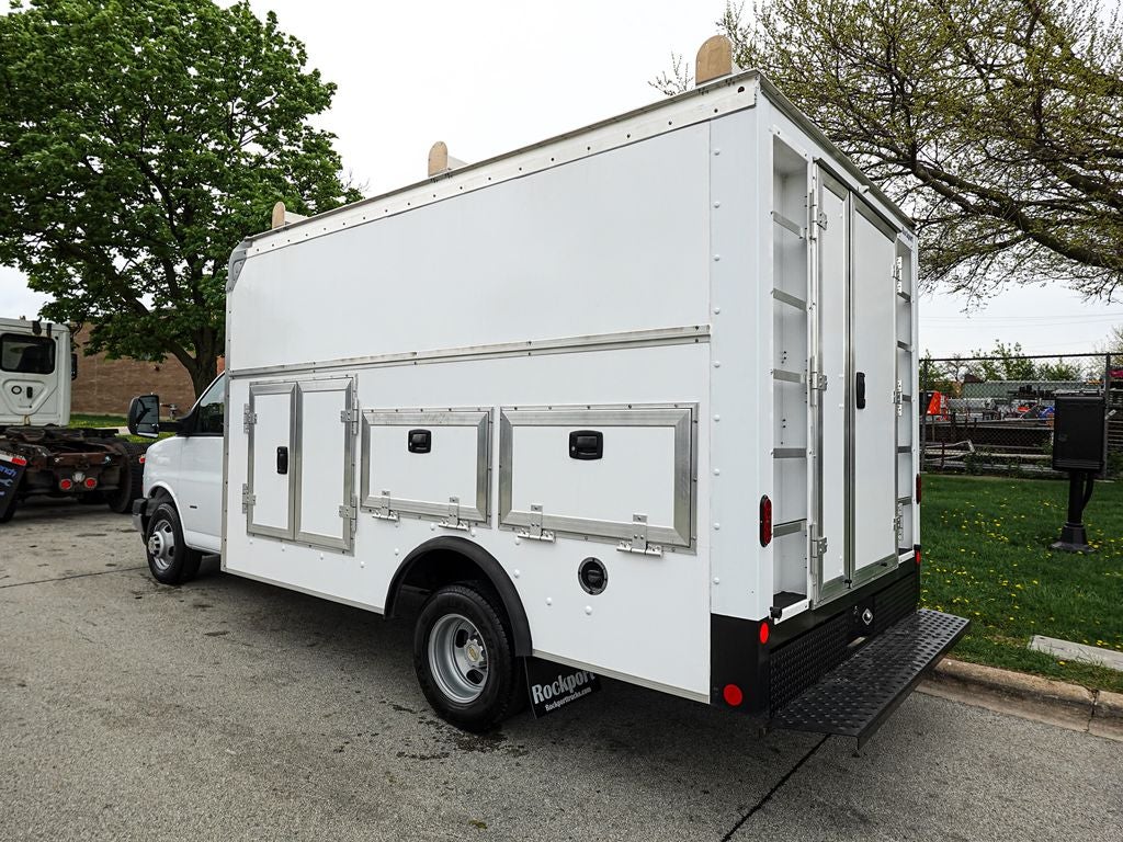 2022 Chevrolet Express 3500 Work Van Cutaway