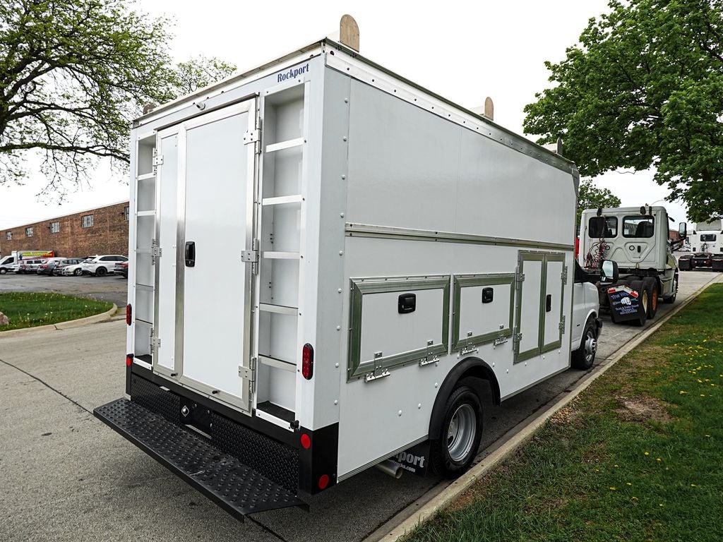 2022 Chevrolet Express 3500 Work Van Cutaway