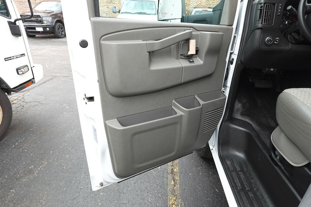2022 Chevrolet Express 3500 Work Van Cutaway