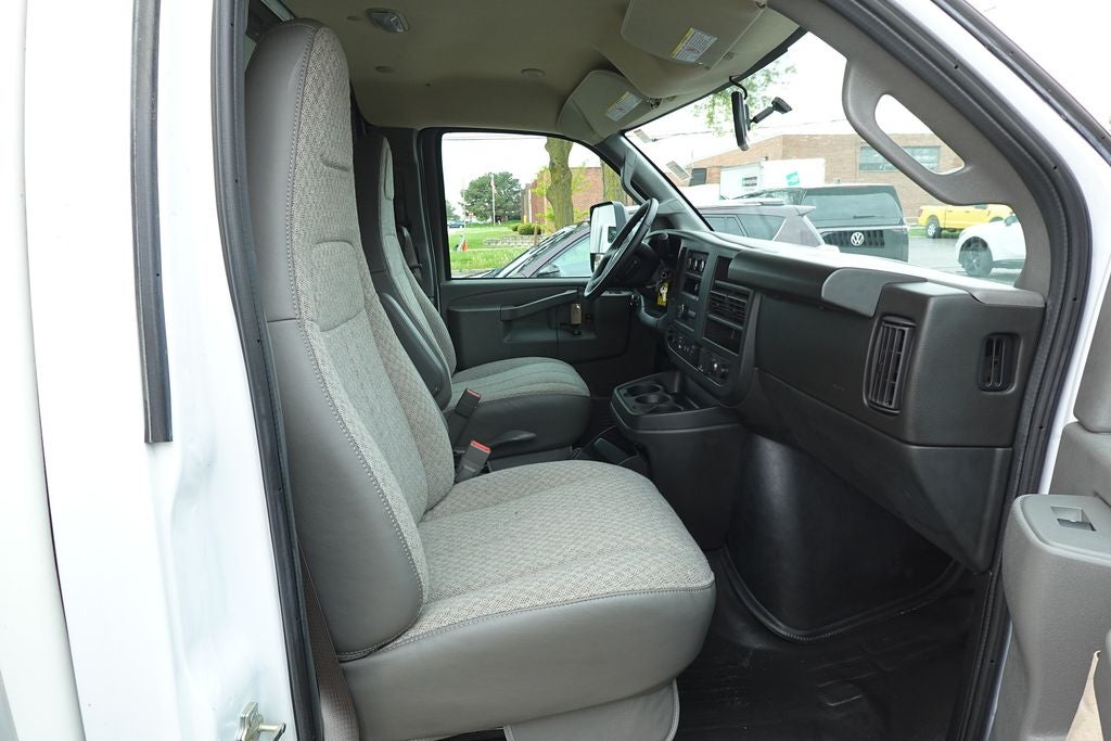 2022 Chevrolet Express 3500 Work Van Cutaway