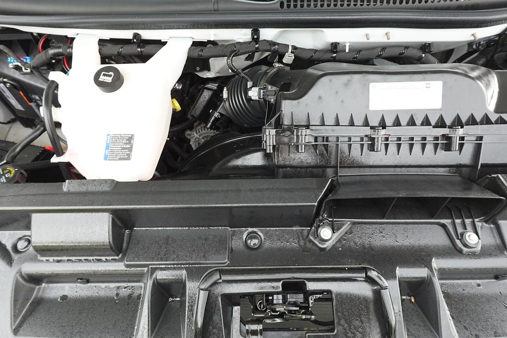 2022 Chevrolet Express 3500 Work Van Cutaway