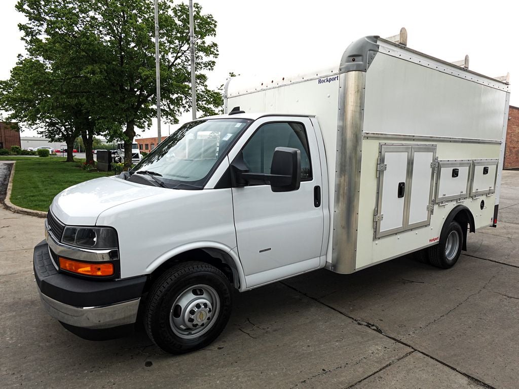2022 Chevrolet Express 3500 Work Van Cutaway