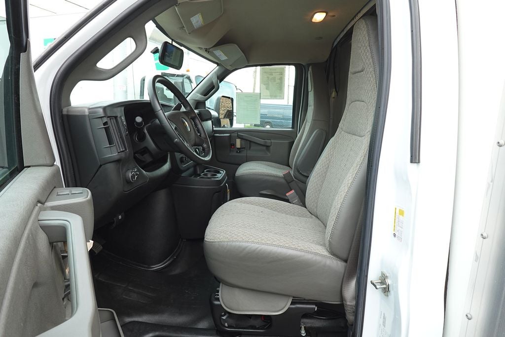 2022 Chevrolet Express 3500 Work Van Cutaway