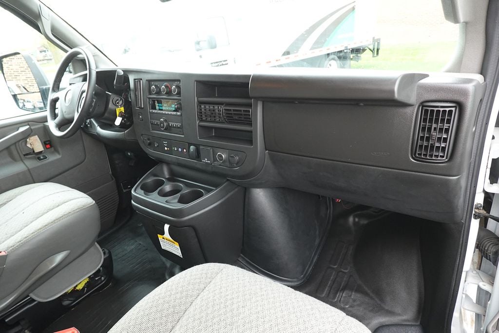 2022 Chevrolet Express 3500 Work Van Cutaway