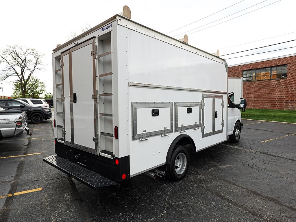 2022 Chevrolet Express 3500 Work Van Cutaway